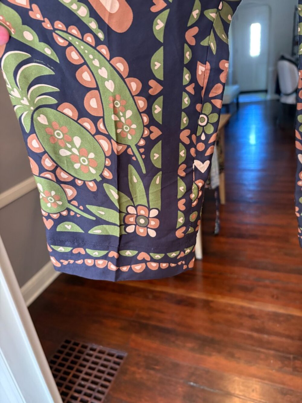 NWT (Other) Farm Rio Paisley Print Satin Tapered Pants in Black/Orange/Green. XS - Picture 6 of 15